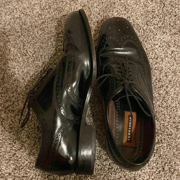 Florsheim men’s black leather Oxford style shoes size 10 - great condition